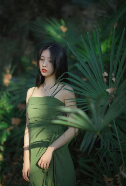 男人醉酒后把闺蜜当成女朋友：错位的瞬间与情感的边界